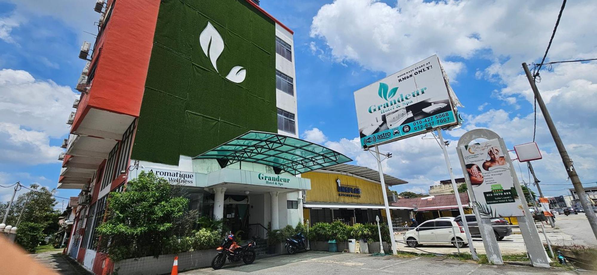 The Grandeur Hotell Malacca Exteriör bild